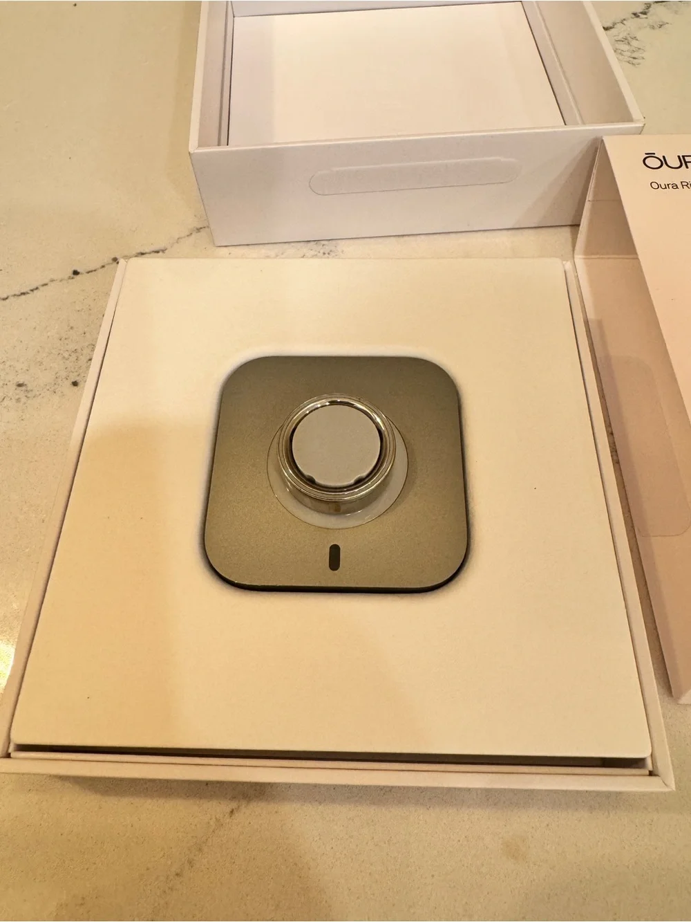 Oura Ring 4 - Gold Tone